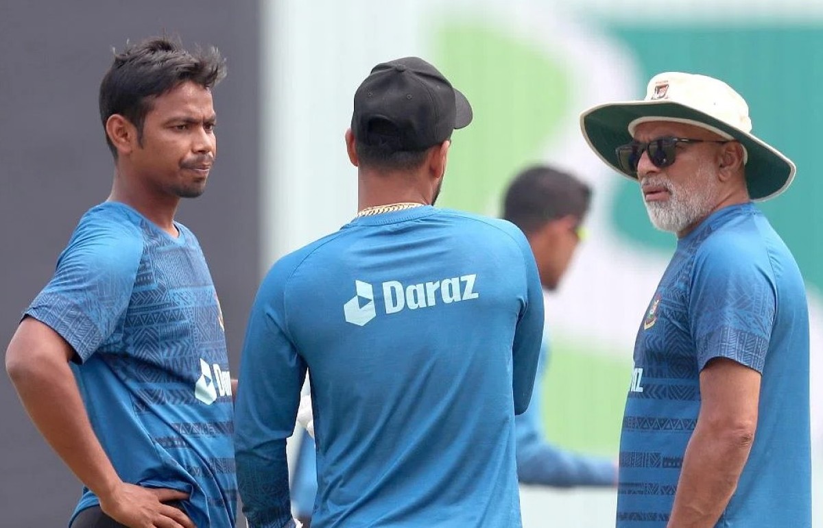 ব্যাটিংয়ে বাংলাদেশ, তানভীরের অভিষেক, একাদশে শামীম
