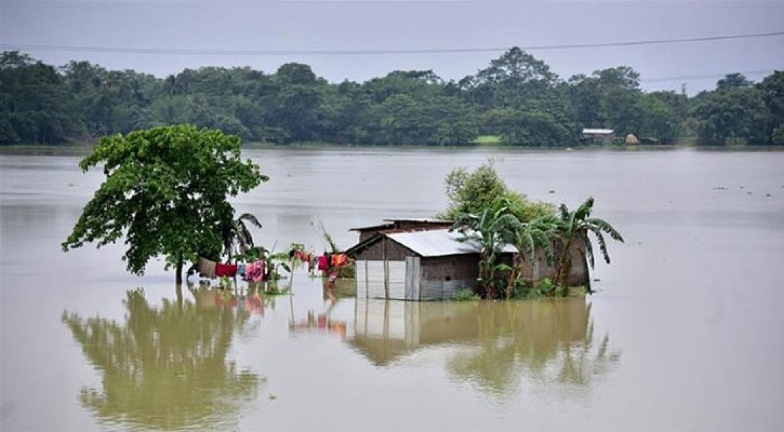 বন্যায় তলিয়েছে নিম্নাঞ্চল