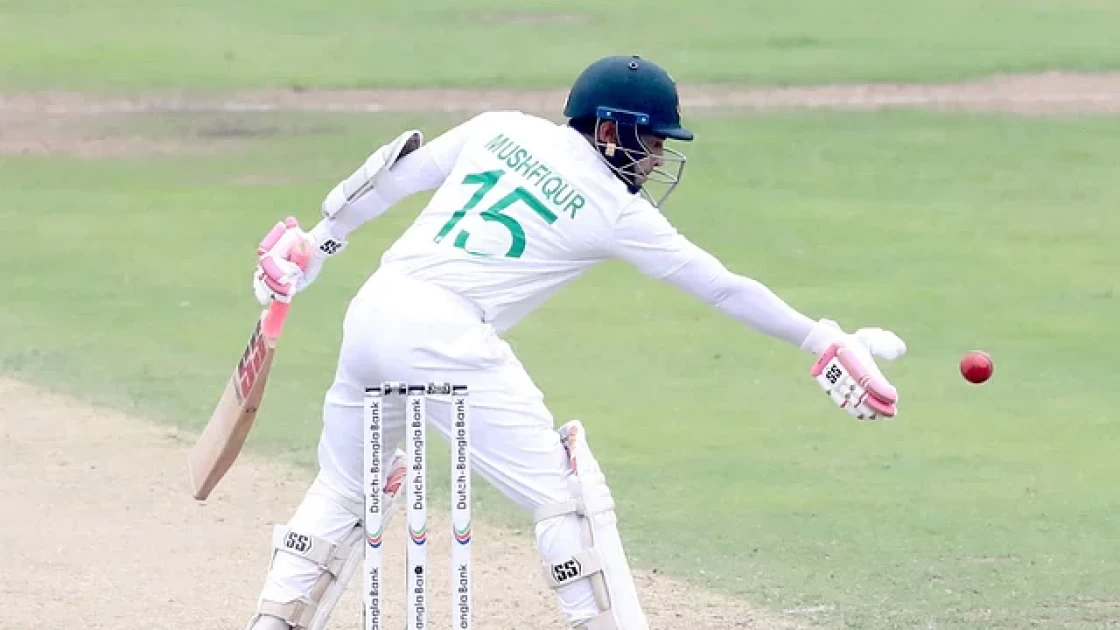 ‘অবস্ট্রাকটিং দ্য ফিল্ড’ আউট মুশফিকুর রহিম