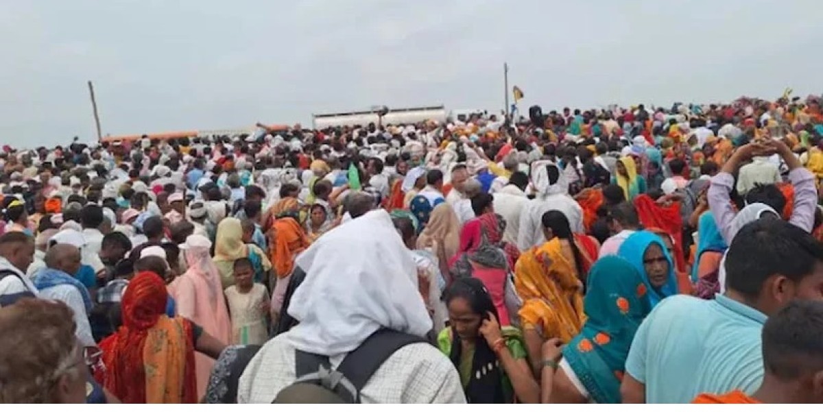 ভারতে 'ভোলে বাবা'র অনুষ্ঠানে পদদলিত হয়ে নিহতের সংখ্যা বেড়ে ১২২